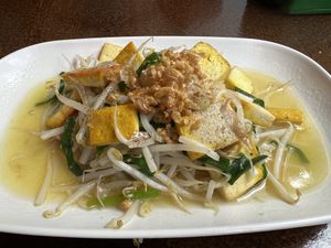 Bean sprouts and tofu stir fry  at Nana Seafood (Soi17) in Bangkok