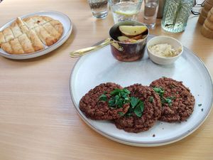 Vegan main: beetroot patties, extra side dish: pita at Taverna Delphi in Landshut