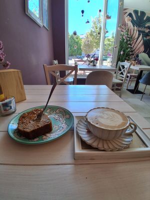  at Flower Café in Capo Dorlando