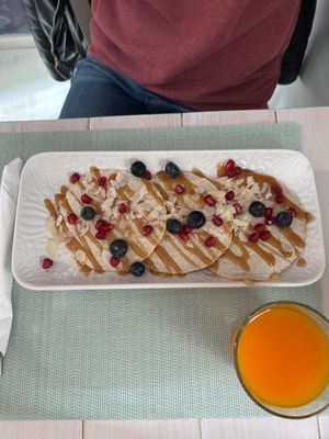  at Flower Café in Capo Dorlando