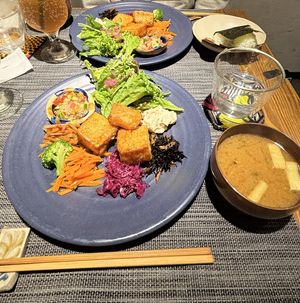 Vegan lunch set (tofu teriyaki, various pickled vegetables, salad, quinoa salad, potato salad, miso soup, and an onigiri of your choice)    at Pamoja in Tokyo