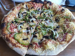 Vegan pizza at Seasons in Crete