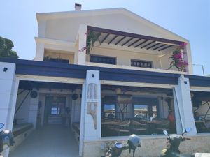 The entrance at Seasons in Crete