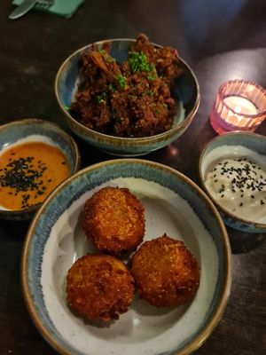 Patato croquetes and fried oyster mushrooms at Heal-thy in Torrevieja