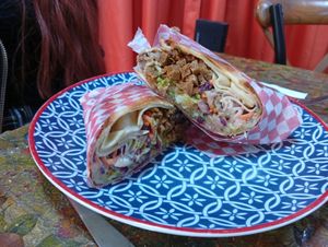 Wrap mexicano... Demasiado rico! at Ceres in La Calera