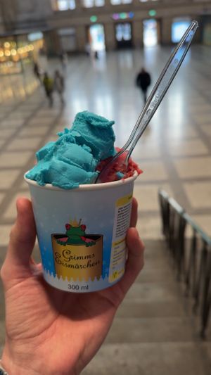 Nice Eis 🍦   at Grimms Eismärchen Eiswagen in Leipzig