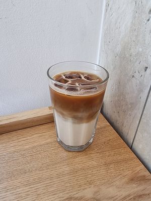 Iced flat white from oatmylk at Madal Coffee Co. - Kávezo in Budapest