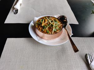 Chana masala is most lovable dish in  vegetarian  community boiled cheakpeas tossed with ginger garlic and onion gravy along with spices must try along with naan or Paratha  at The Veg Nation in Matosinhos