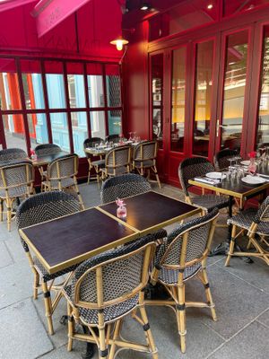  at Daimant Saint-Honoré in Paris