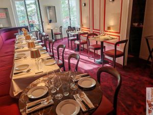 upstairs deco at Daimant Saint-Honoré in Paris