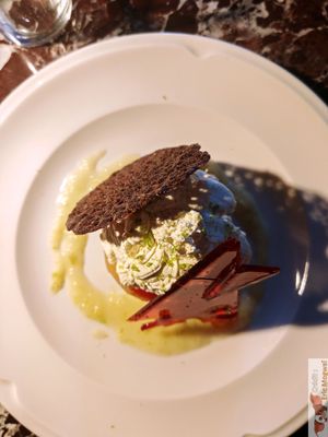 THE APPLE OF LOVE

CANDIED APPLE, JASMINE CREAM, REDCURRANT HEART, GRANNY SMITH CONDIMENT, TUILE, GARNET CARAMEL
 at Daimant Saint-Honoré in Paris