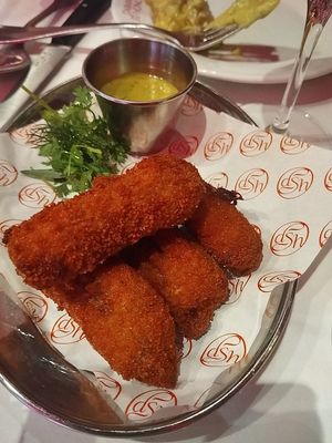  at Daimant Saint-Honoré in Paris