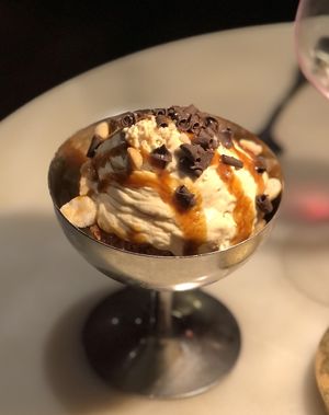 Dessert d’inspiration “Snickers” 😋   at Daimant Saint-Honoré in Paris