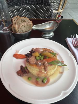   at Daimant Saint-Honoré in Paris