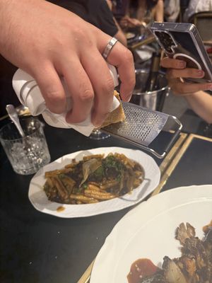 They're pouring AU  JUS sauce  at Daimant Saint-Honoré in Paris