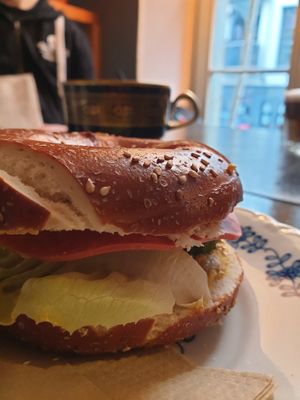 Veganer Bagel at tanteleuk in Dresden