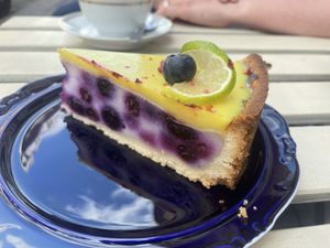 Waldbeere-Cheesecake   at tanteleuk in Dresden