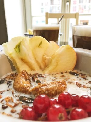 Vegan Granola at tanteleuk in Dresden