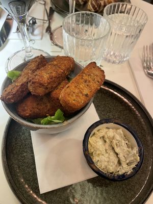 Tofu sticks (“fish” sticks)  at Brasserie Le Tambour in Paris