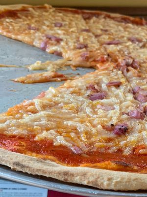 Brick Oven Vegan cheese and grilled Red Onion  at 2 Wives Brick Oven Pizza in New London