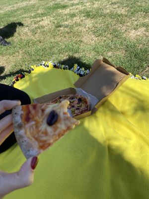 GF/V pizza outside at Stonington Vineyard!  at 2 Wives Brick Oven Pizza in New London