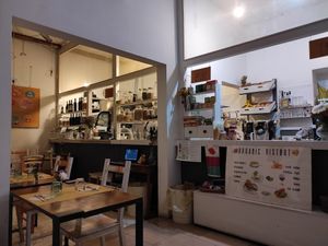 A cute organic bistro at Vitaminas24 in Rome