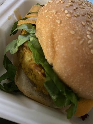 Burger at Vitaminas24 in Rome