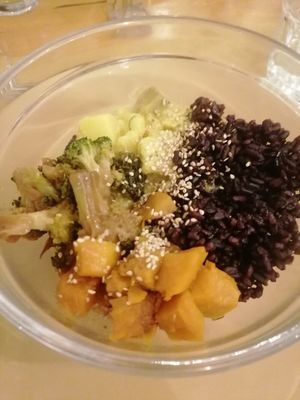 Curry con jackfruit at Vitaminas24 in Rome