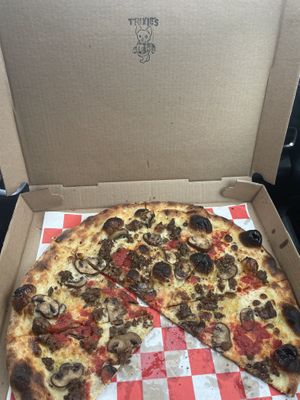 Fungo and fennel sausagee  at Trixie's Vegan Pizza in Beacon