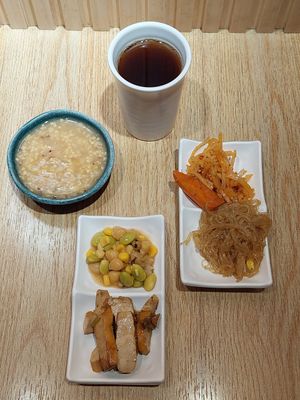 Fresh & Free   at Apekhā Vegetarian - Yizhong - 阿潘家幸福蔬食 中店 in Taichung