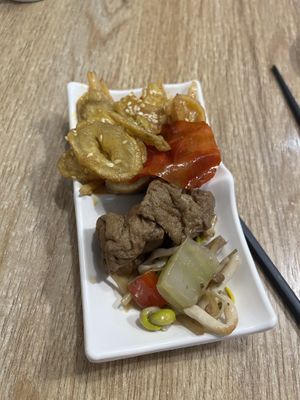 Some sides   at Apekhā Vegetarian - Yizhong - 阿潘家幸福蔬食 中店 in Taichung