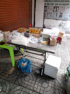 Limited seating at Lạc An in Ho Chi Minh City