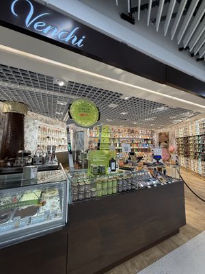 Shop front  at LIN - Venchi in Segrate