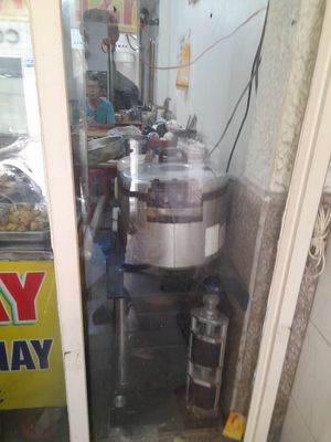 Looking in at Cơm Chay 12k in Ho Chi Minh City