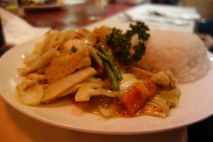 V9 Tofu with various vegetables in curry sauce (vegan) at Hongkong Imbiss in Saarbrucken