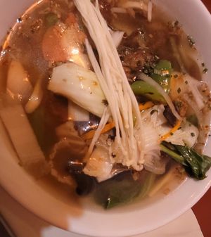 Vegane Gemüsesuppe mit Suya at Hongkong Imbiss in Saarbrucken