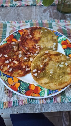 Jarochitas! Las pedí sin lácteos y voilà... Veganas 🌱 at Hambre? Antojería Mexicana in Puebla