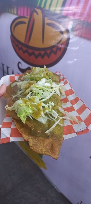 Molote vegano, obvio 🤭👌🏻 at Hambre? Antojería Mexicana in Puebla