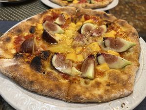 Vegan fig pizza  at Vino Uno -イタリア食堂 V in Komae