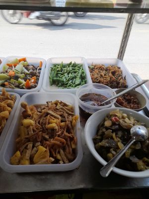 Com chay selection at Diệu Ý in Ho Chi Minh City