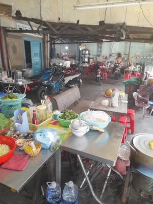 Clutter everywhere at Diệu Ý in Ho Chi Minh City