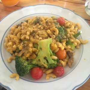 Mac n’ cheez at Sneaky Pickle & Bar Brine in New Orleans