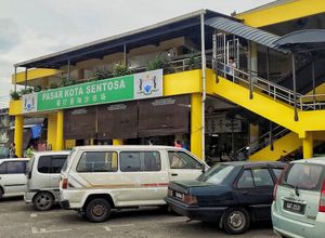 Located above pasar kota sentosa at Ci Yuan Food Vegetarian - 慈緣素 in Kuching