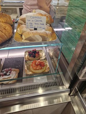 Cream cake at Panificio Brizzolari in Peschiera Del Garda