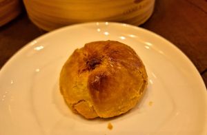 Baked Curry BBQ Bun 咖喱烧包 at Dim Sum & Mini Hot Pot by Cookie & Coffee in Central Singapore