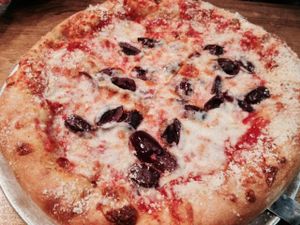 black olive pizza (with cow's cheese) at Mellow Mushroom in Chattanooga