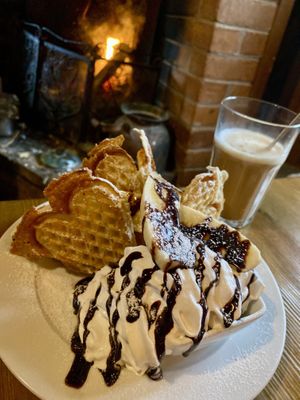 Dessert waffle  at Joängets Våffelstuga in Saelen