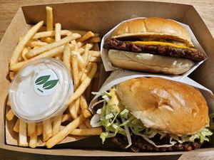 7th Street Burger & Super Smash TS double with fries and mayo at Goldies  in Dusseldorf