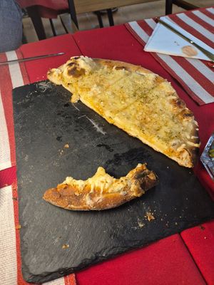 Fabulous pizzas at Dreamview,  asked for garlic bread with vegan cheese and it didn't disappoint at Dreamview Restaurant in Tenerife