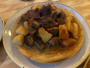 Cogumelos á feira dish at Entre Pedras in Santiago De Compostela